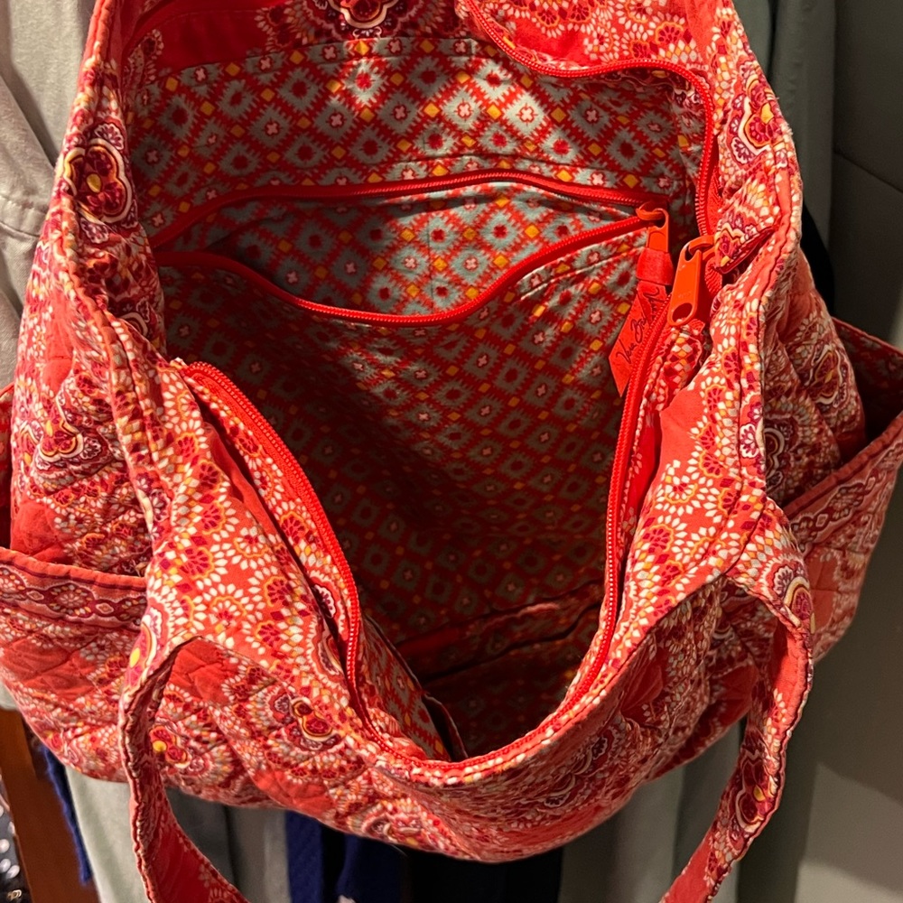 Vera Bradley Hobo in Paprika Reversible EUC